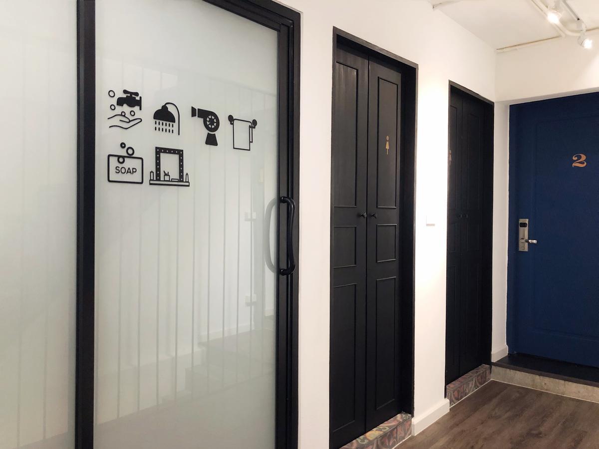 Moon House Hostel Бангкок Экстерьер фото