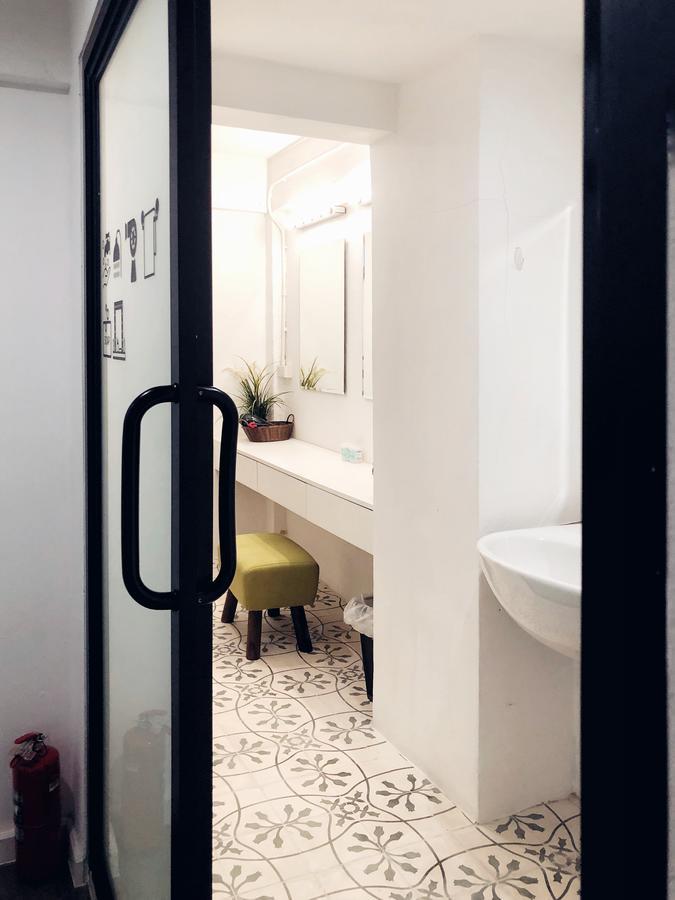 Moon House Hostel Бангкок Экстерьер фото